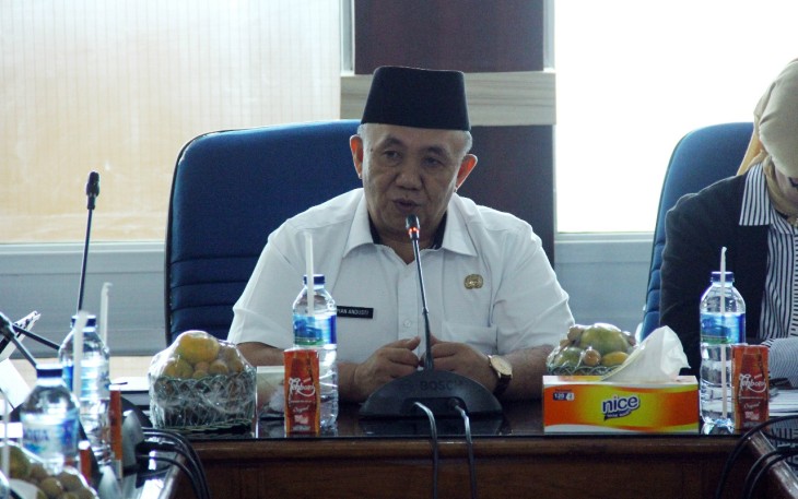 Sekretaris Daerah Provinsi Bengkulu Nopian Andusti saat membuka Pertemuan Kemitraan dengan Pemangku Kepentingan Tingkat Provinsi Bengkulu Tahun 2018.
