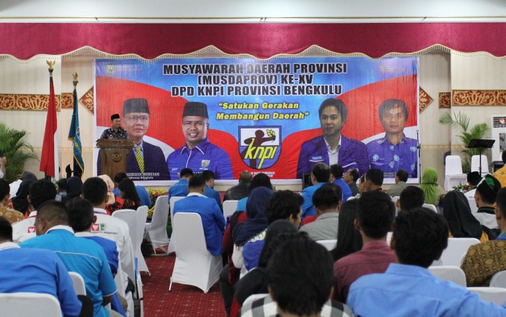 Asisten I Setda Provinsi Bengkulu Hamka Sabri saat membuka Musdaprov Ke XV DPD Komite Nasional Pemuda Indonesia (KNPI) Provinsi Bengkulu.