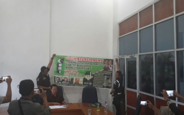 Konfrensi Pers Warek III IAIN Bengkulu.