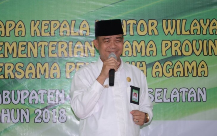 Kepala Kantor Wilayah Kementerian Agama Provinsi Bengkulu Drs. H. Bustasar MS, M.Pd