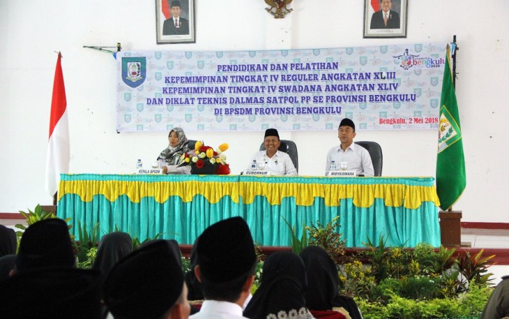 Asisten I Provinsi Bengkulu Hamka Sabri Membuka Diklat Kepemimpinan Tingkat IV dan Diklat Teknis Dalmas Satpol PP Se Provinsi Bengkulu 