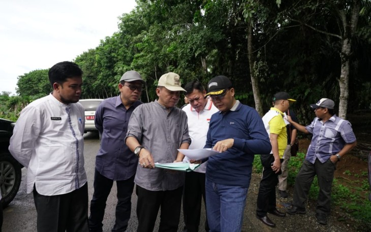 Plt Gubernur tinjau Proyek Pembangunan Jalan Kegiatan Tahun 2017 dan Tahun 2018.