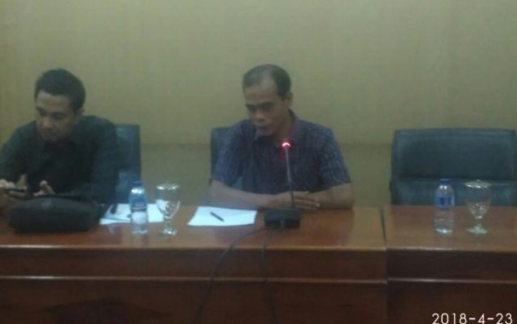 Waka II Teuku Zulkarnain didampingi Kuswito selaku Anggota Komisi III Menerima Perwakilan Wali Murid