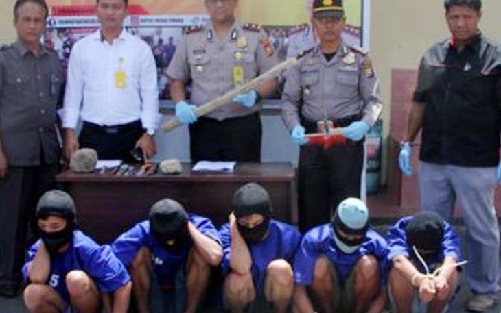 Polres Rejang Lebong menyampaikan rilis penangkapan lima ABG terduga pembunuhan dan perampokan
