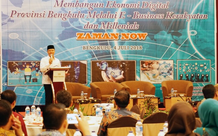 Plt. Gubernur Bengkulu Rohidin Mersyah saat menjadi Keynote Speaker Seminar Nasional Magister Manajemen Universitas Bengkulu.