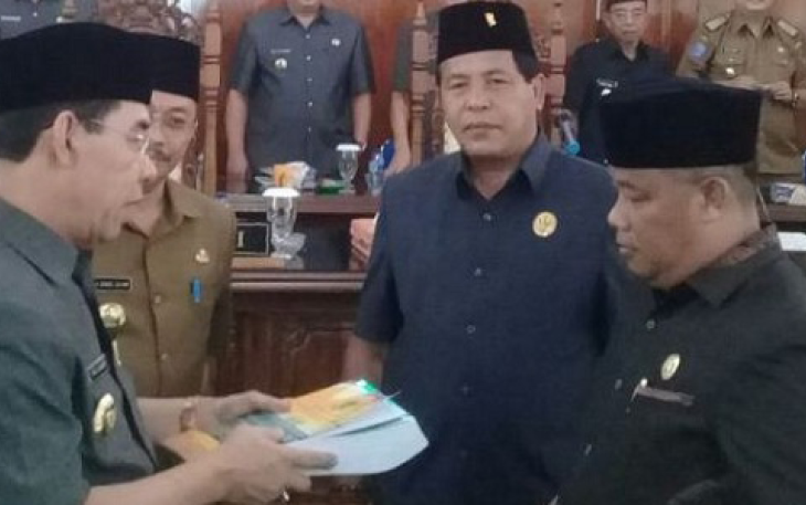 Paripurna DPRD Rejang Lebong Agenda Penyerahan LKPJ Tahun 2017