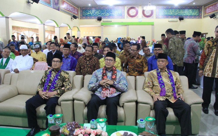Mewakili Gubernur Bengkulu, Asisten III Setda Provinsi Bengkulu Gotri Suyanto menghadiri acara Kunjungan Kerja Menteri Agama RI Lukman Hakim Saifuddin di Provinsi Bengkulu.