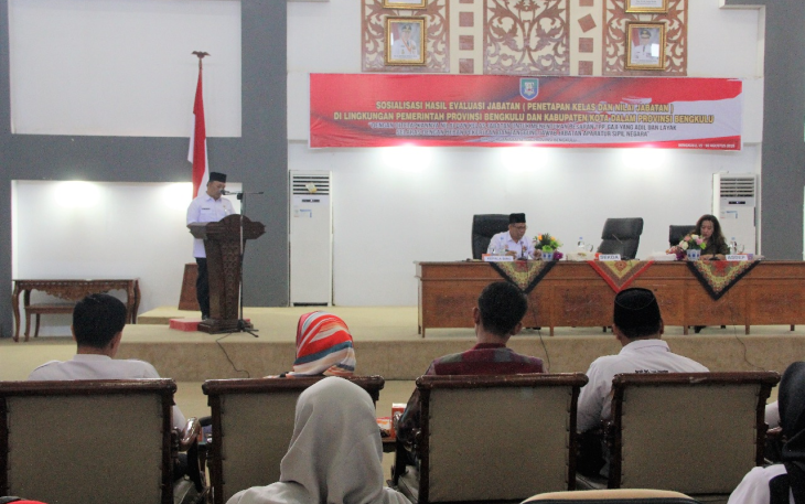 Sambutan Sekda dalam Sosialisasi Evaluasi Jabatan Aparatur Sipil Negara di lingkup pemerintahan Provinsi Bengkulu.