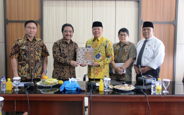 Pemda Provinsi Bengkulu menggelar Audiensi bersama Tim Media Grup, Panitia Gebyar Batik Muda Nusantara dan Panitia Bengkulu Emas di Jakarta, di Ruang Rapat Lantai III Kantor Gubernur Bengkulu, Kamis (06/09).