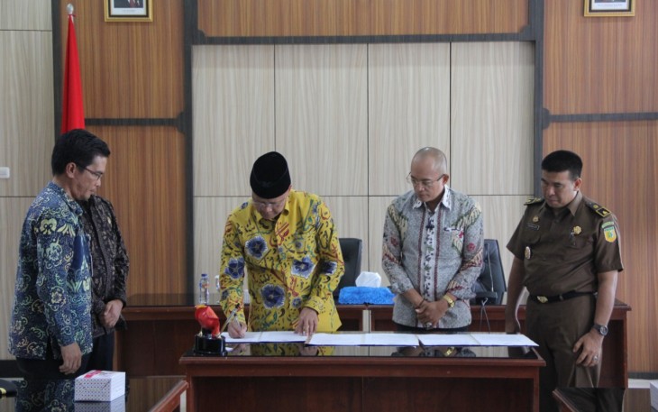  Serah Terima P3D Panti Sosial, Lembaga Latihan Kerja (LLK) dan Terminal Tipe B di Kab. Bengkulu Selatan Kepada Pemerintah Provinsi Bengkulu, di Ruang Rapat Lantai III Kantor Gubernur, Kamis(6/9).