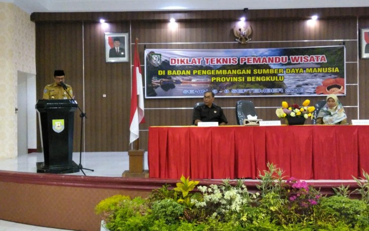BPSDM) Provinsi Bengkulu, menggelar Pendidikan dan Pelatihan (Diklat) Tekhnis Pemandu Wisata Tahun 2018, di Ruang Aula Rafflesia BPSDM Provinsi Bengkulu.