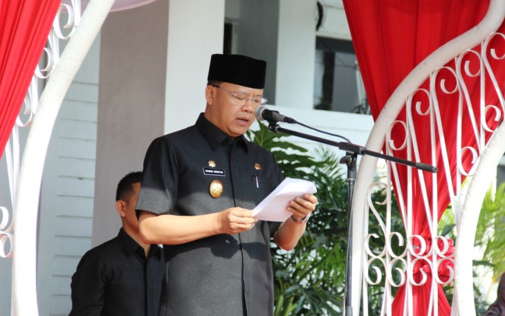 Plt Gubernur Bengkulu Rohidin Mersyah Pimpin Upacara Peringatan Hari Sumpah Pemuda Ke-90 Di Lapangan Kantor Gubernur 
