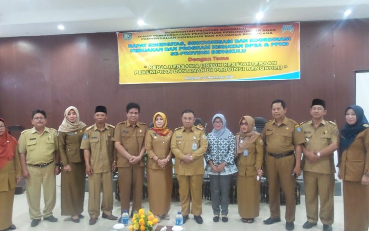 Foto bersama usai acara