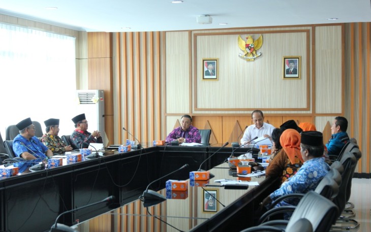 Audiensi dan koordinasi dengan Komite Advokasi Daerah.