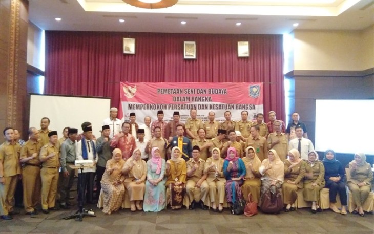 Foto bersama usai acara