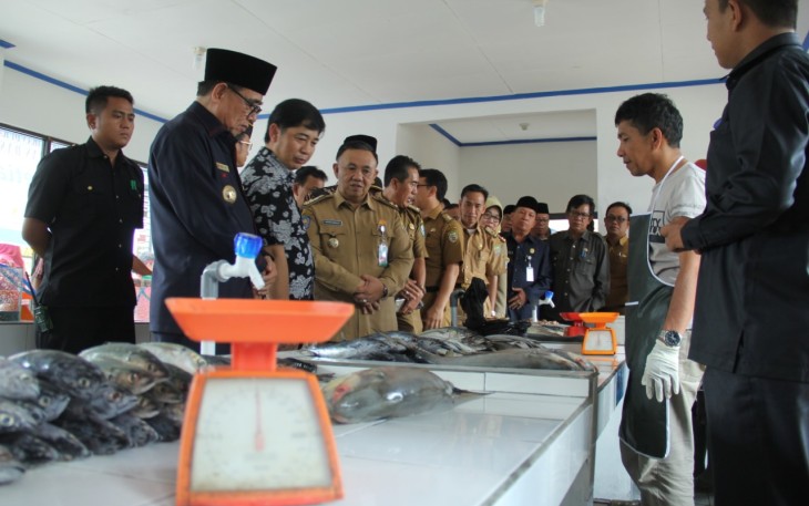 Peninjauan Lapak Penjualan Ikan konsep kekinian
