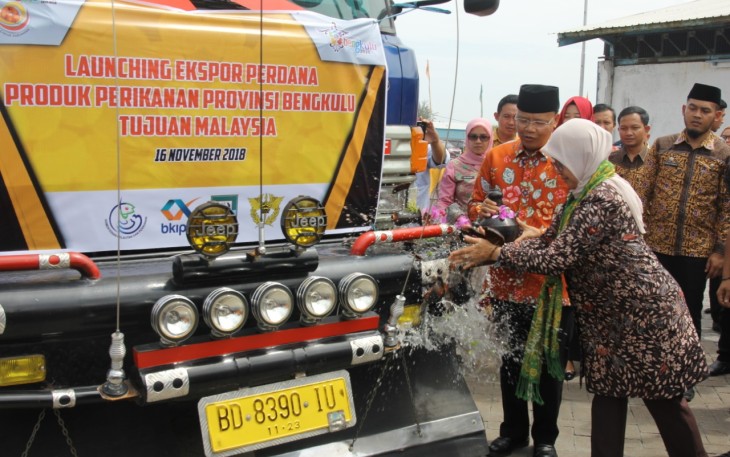 Plt Gubernur Bengkulu Rohidin Mersyah Melauching secara resmi Ekspor Komoditas Unggulan Provinsi Bengkulu dalam rangka HUT Emas Provinsi Bengkulu
