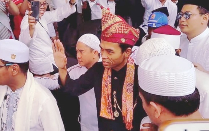 Ustaz Abdul Somad (UAS) diantara ribuan jemaah