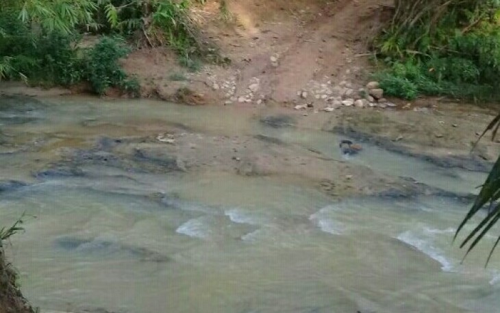 Jalan usaha pertanian Desa Air Pandan