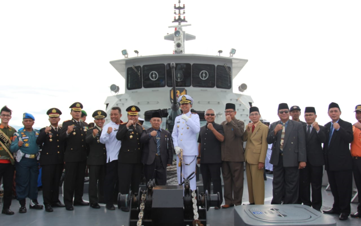 Sekretaris Daerah Provinsi Bengkulu Nopian Andusti hadiri peringatan upacara tabur bunga di laut dalam rangka Hari Dharma Samudera