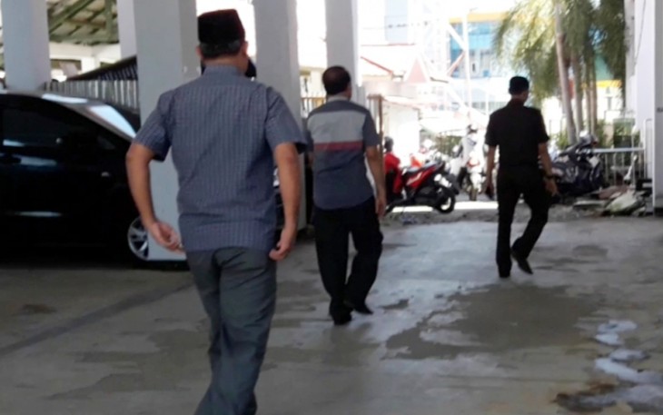 Tamimilani dan Samsul Bahri saat akan diperiksa di Kejati Bengkulu