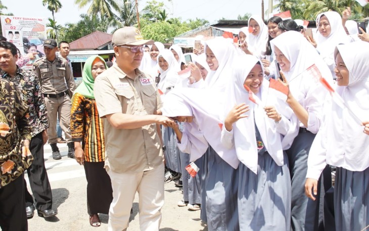 Gubernur Bengkulu Rohidin Mersyah menghadiri sarasehan Pendidikan dengan Cabang Dinas Pendidikan Wilayah IV Mukomuko, Pengawas, Kepala Sekolah, Guru dan Siswa.