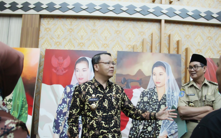 Gubernur Bengkulu dalam acara Pameran Lukisan Fatmawati Sukarno.