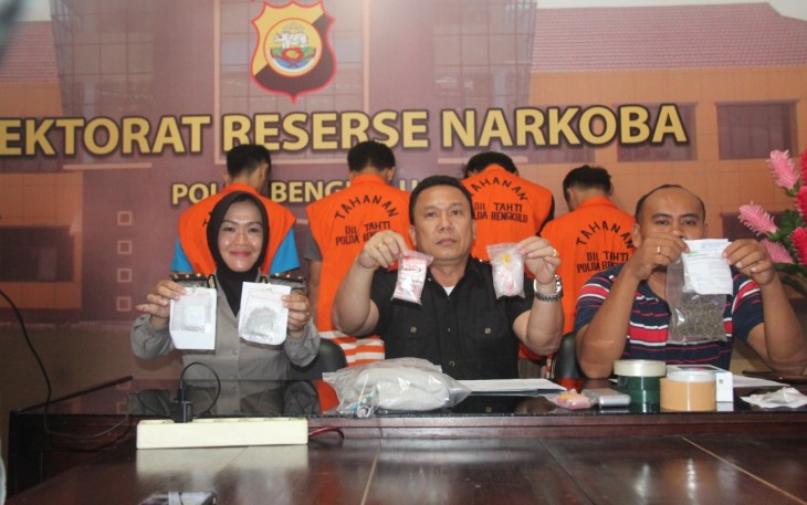 Press Conference tersangka dan barang bukti di Aula Resnarkoba, Kamis (07/02/2019) 