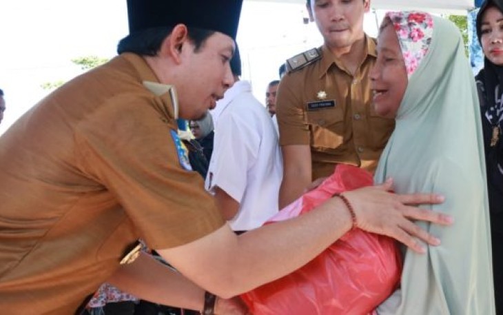 Wakil Wali Kota Bengkulu Dedy  Wahyudi Berikan Bantuan 