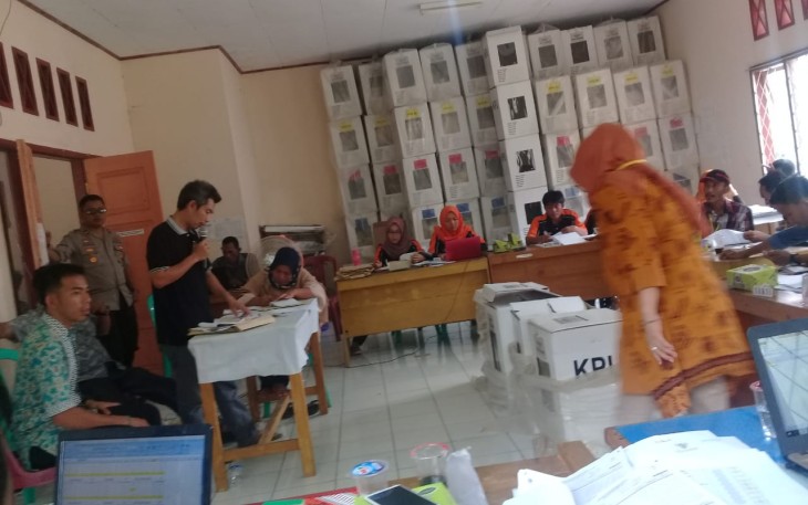 Pleno di tingkat PPK saat sedang berlangsung