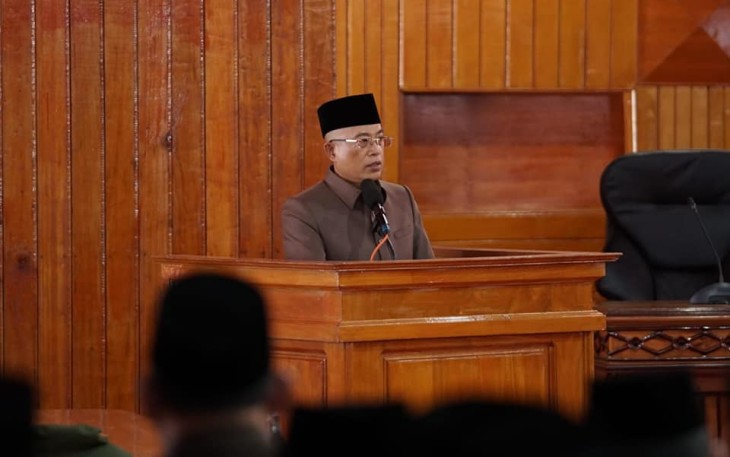 Plt Bupati Bengkulu Selatan Gusnan Mulyadi saat menyampaikan  nota pengantar Laporan Keterangan Pertanggungjawaban (LKPj) Bupati Bengkulu Selatan tahun anggaran 2018