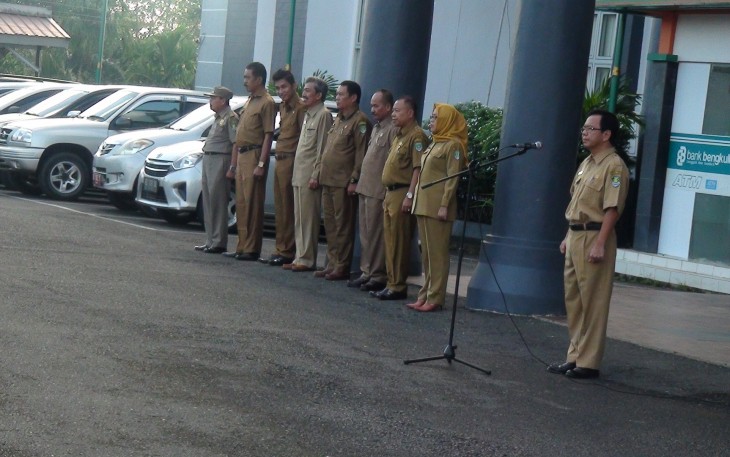 Sekretaris Daerah Bengkulu Tengah Edy Ermansyah Pimpin Apel  