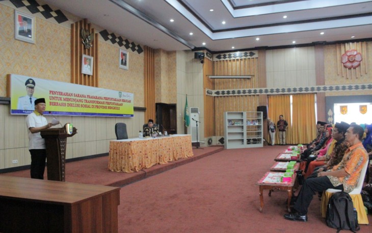 Gubernur Bengkulu Rohidin Mersyah Beri Sambutan 