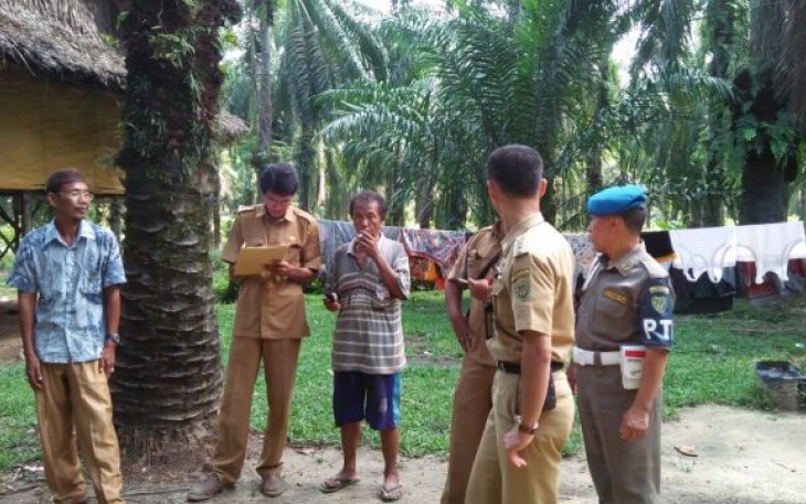 Tim Gabungan Melakukan Pengecekan 