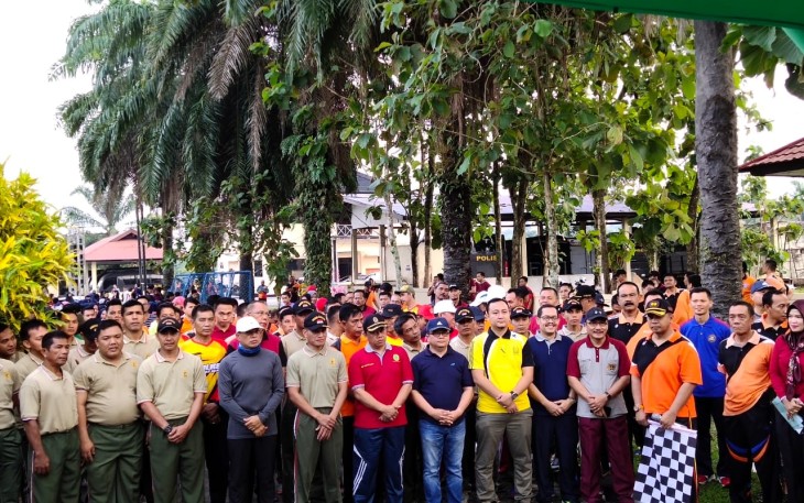 Bupati Bengkulu Selatan Gusnan Mulyadi Ikut Ramaikan Jalan Santai Hari Bhayangkara ke-73 