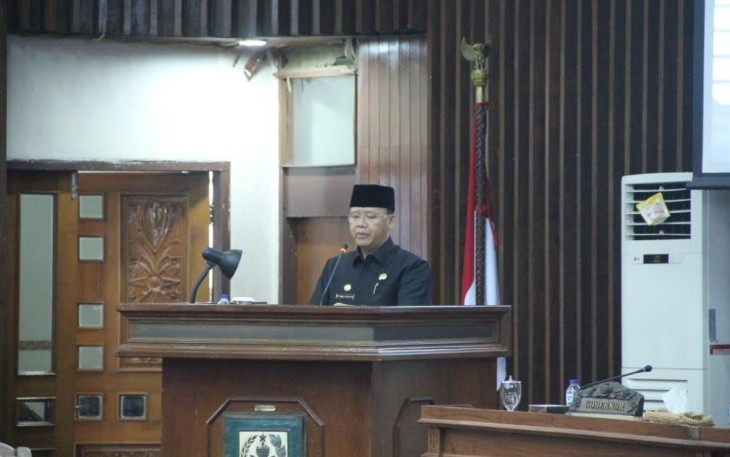 Gubernur Sampaikan Nota Penjelasan Raperda APBD-P 2018