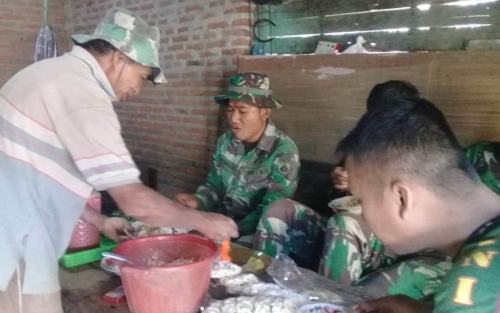 Kenangan Tersendiri Bisa Kerja dan Makan Bareng Pak Tentara
