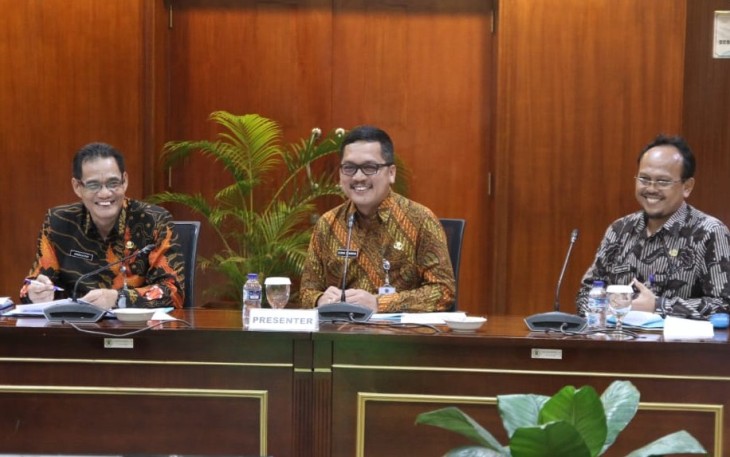 Sekda Brebes Ir Djoko Gunawan saat melakukan presentase di Kementerian PAN RB Jakarta