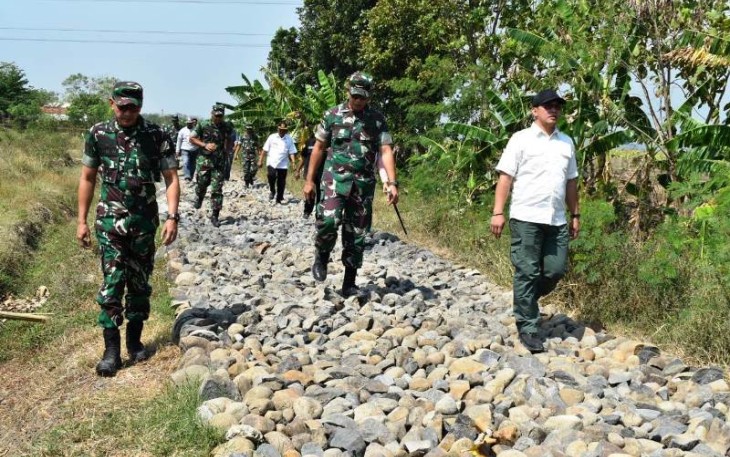 Danrem 071/wijayakusuma cek fisik TMMD Tegal