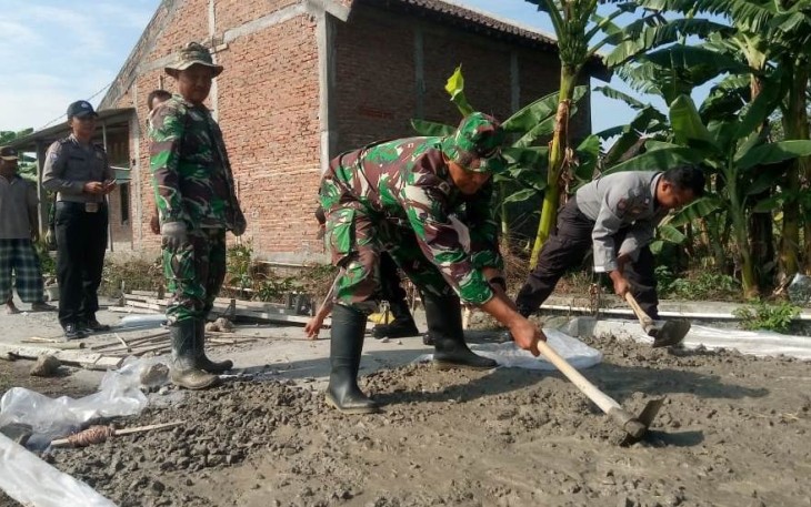 Senang dan Bangga Setiap hari Kerja Bareng TNI