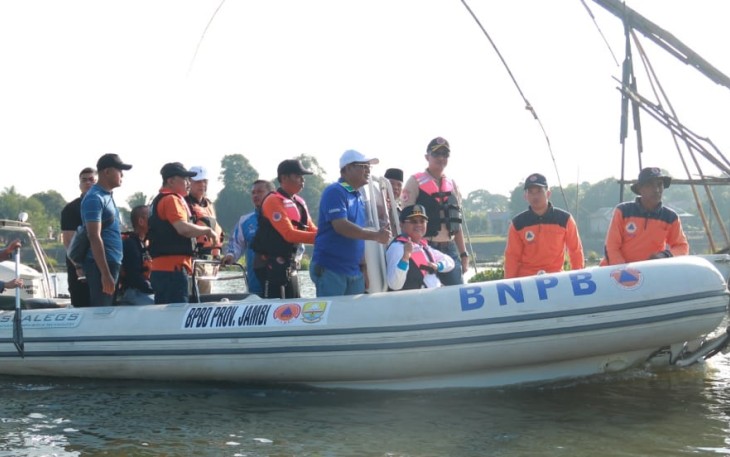 Gubernur Jambi  Fachrori Umar Tinjau Penataan Danau Sipin Sebagai Persiapan Lokasi Kejuaraan Nasional Dayung 2019