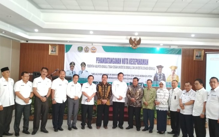 Wakil Bupati Bengkulu Tengah Septy Periyadi Foto Bersama 