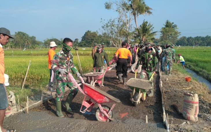 Betonisasi Jalan TMMD Sesuai Harapan Masyarakat