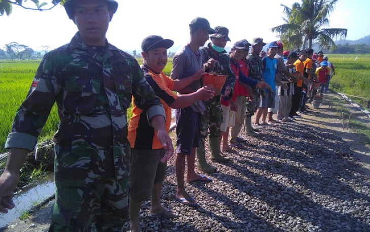 Semangat Gotong Royong di Jimbung Semakin Kenthal