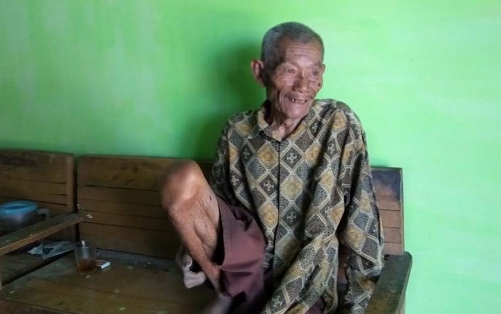 Senyum Mbah Rakimin