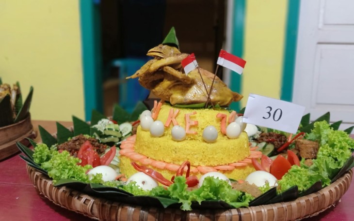 Salah satu nasi tumpeng yang dilombakan