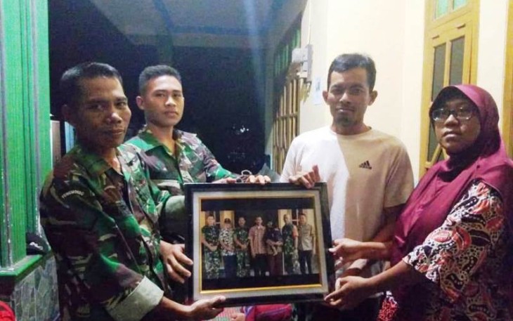 Akhir Penugasan Pembangunan di Jatimulya, Satgas TMMD Tegal Pamit Dengan Cinderamata