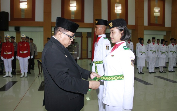 Plt Wali Kota Blitar Santoso Saat Mengukuhkan Anggota Paskibraka Kota Blitar Tahun 2019