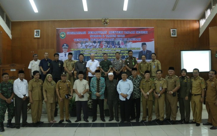 Bupati Bengkulu Selatan Gusnan Mulyadi Foto Bersama 