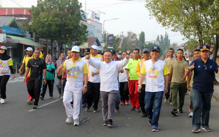 Sekretaris Daerah Provinsi Bengkulu Nopian Andusti Megikuti Jalan Sehat 
